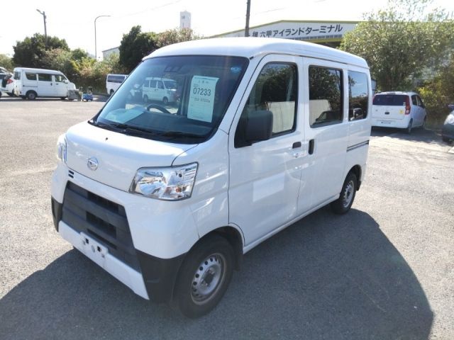 7233 Daihatsu Hijet van S331V 2018 г. (LUM Kobe Nyusatsu)